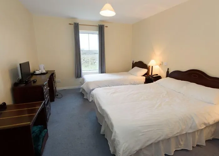 Hotel Tory Harbour View